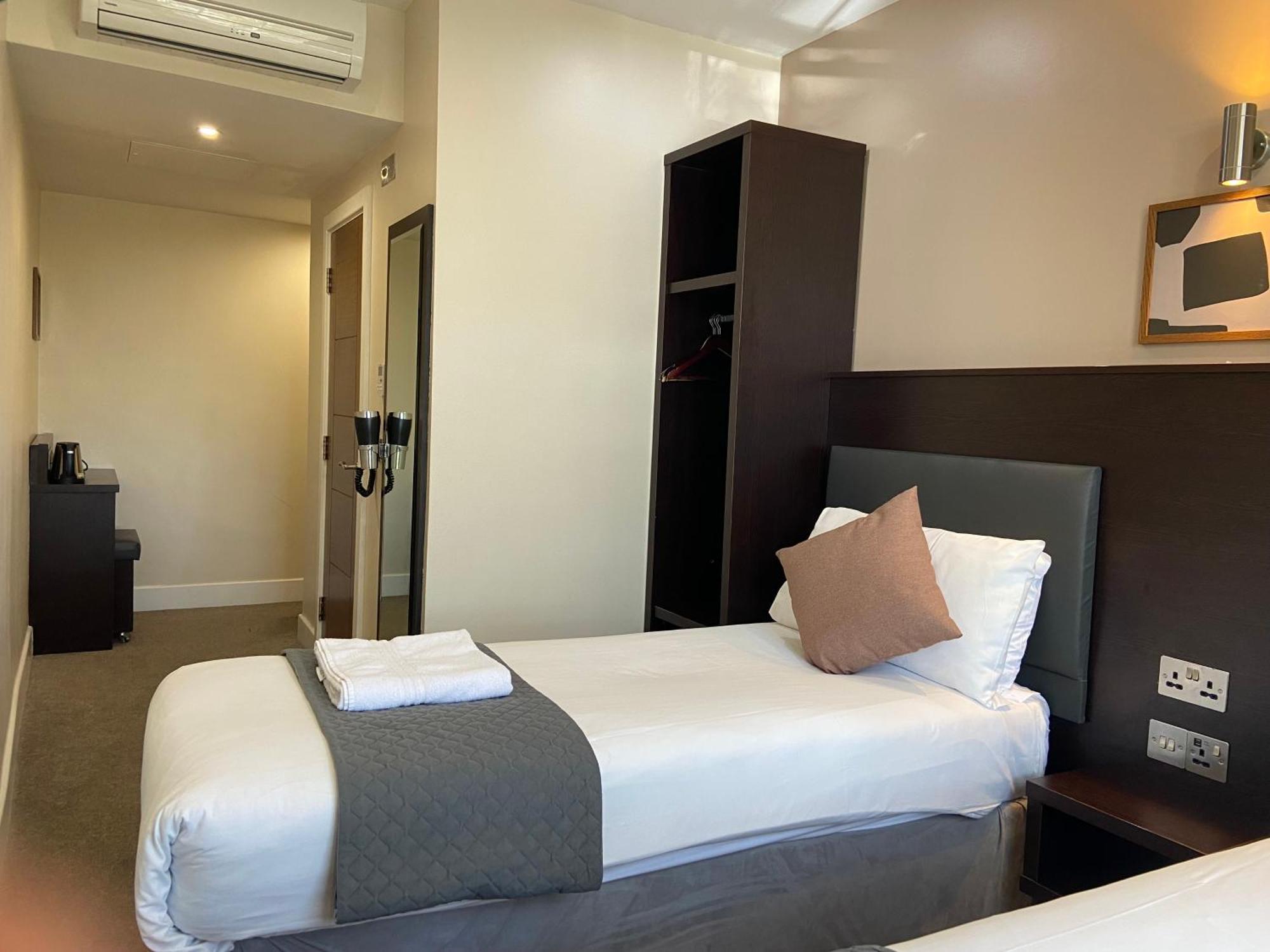 Trebovir Hotel Лондон Экстерьер фото