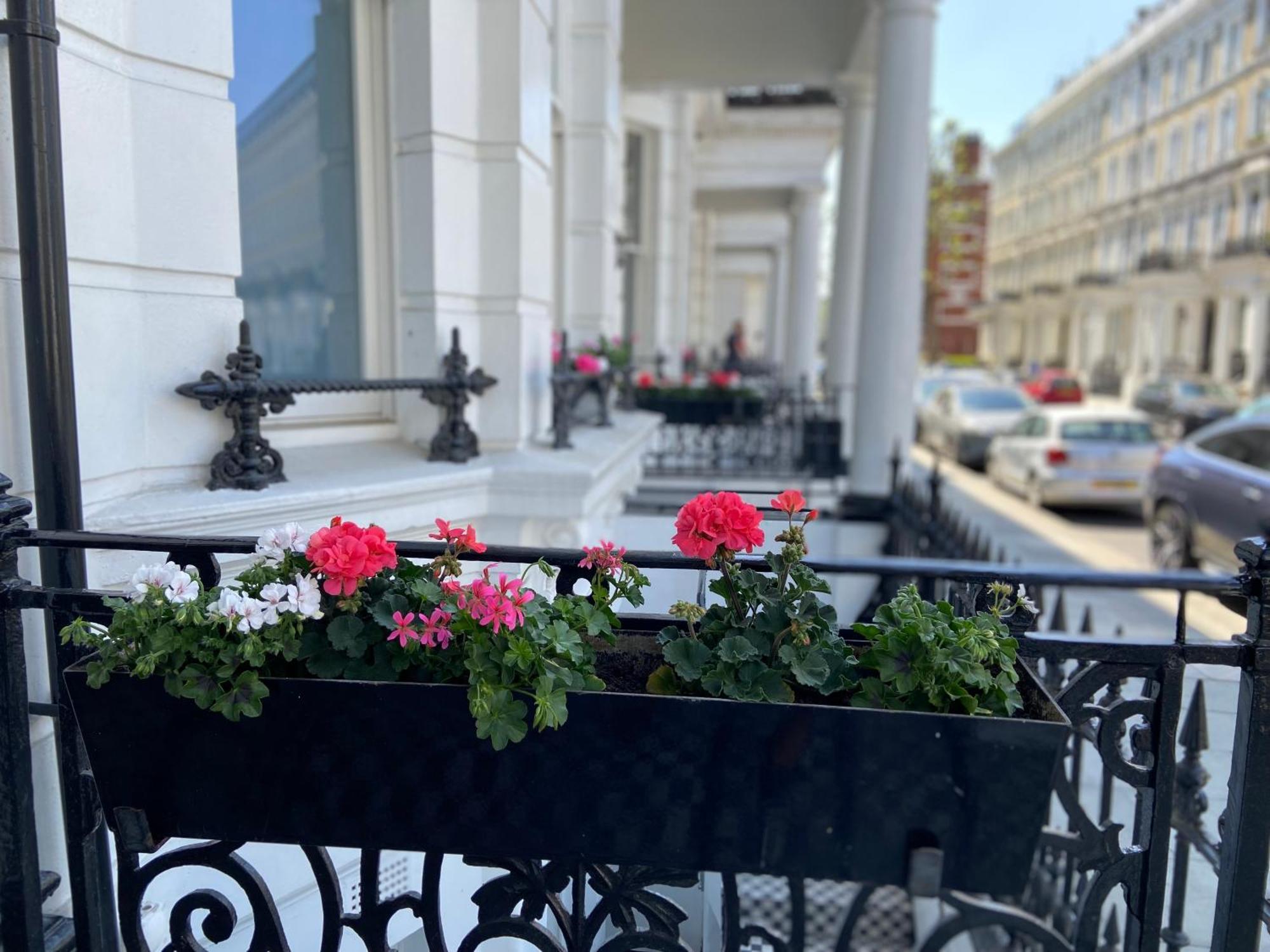 Trebovir Hotel Лондон Экстерьер фото