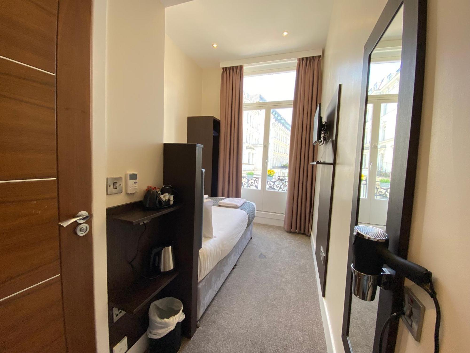 Trebovir Hotel Лондон Экстерьер фото